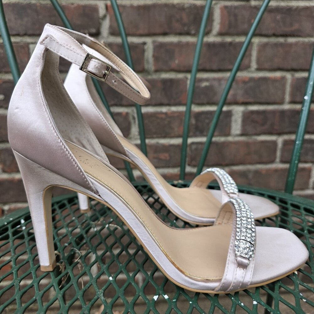 Badgley Mischka Shoes Heels Champagne Stilletto Micro Crystal Puffed Size 9.5